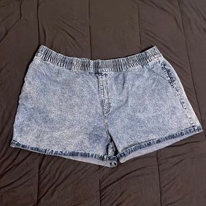 These are some white washed stretchy jean shorts with pockets
